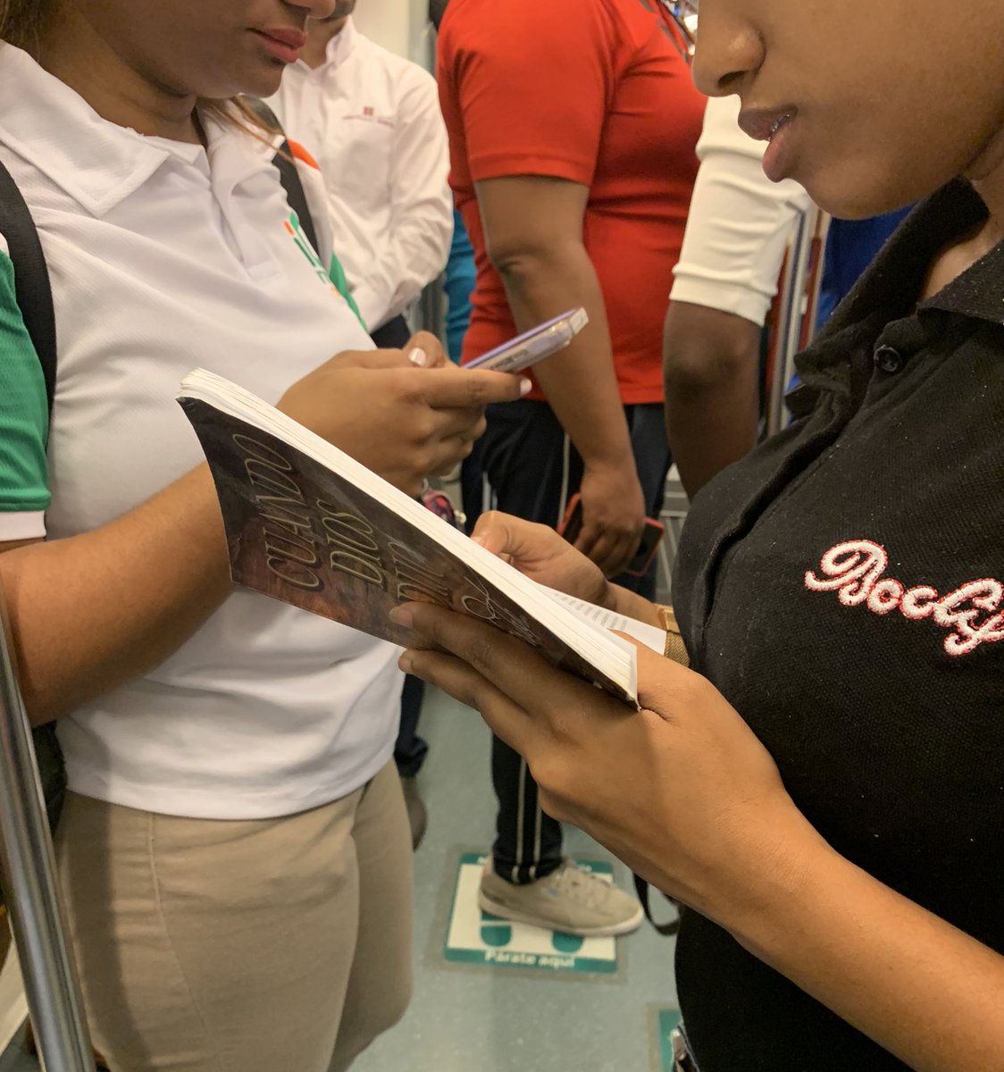 ReynaldoBrito's tweet image. “Quienes leen libros a diario viven más” 

(Fuente: Estudio Universidad @Yale | Eñe @DiarioLibre) #informanDO