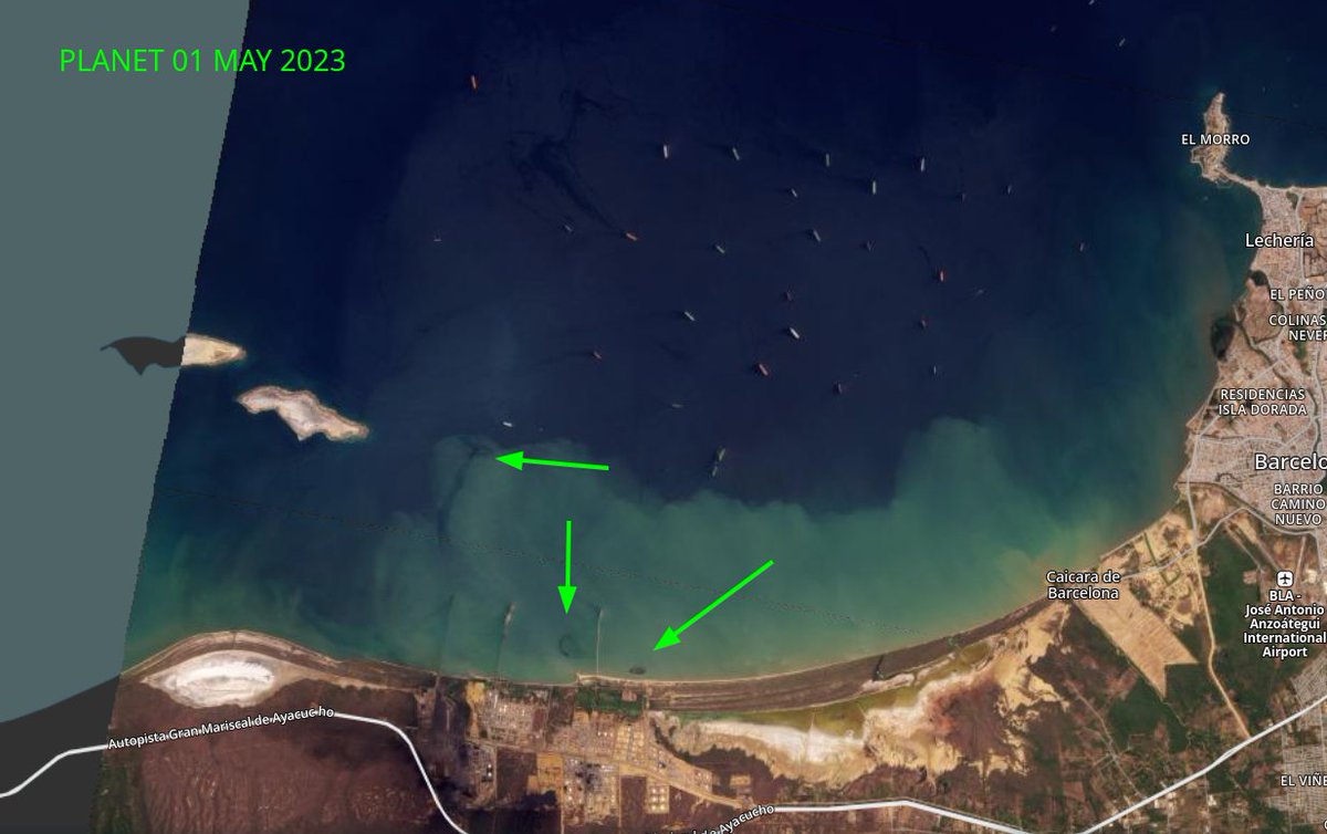 diodon321's tweet photo. #01Mayo Manchas de petróleo en el complejo criogénico de oriente #PDVSA #JOSE. Posiblemente originadas por una descarga de algún tanquero. Ese crudo posiblemente termine en las playas o en las Isletas de Píritu https://t.co/gXXkJ58DsX