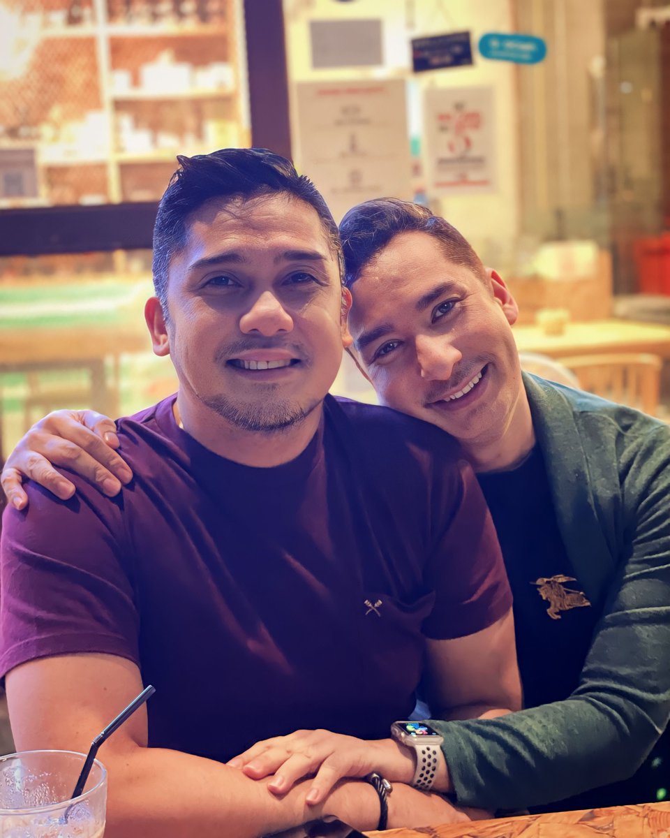 SuperdooperMD21's tweet photo. May you have all the love your heart can hold, all the happiness a day can bring, and all the blessings a life can unfold. Happy birthday our dear Bentoi ❤️
#ThirdOfMay
#BFFs https://t.co/EWToNOacC3