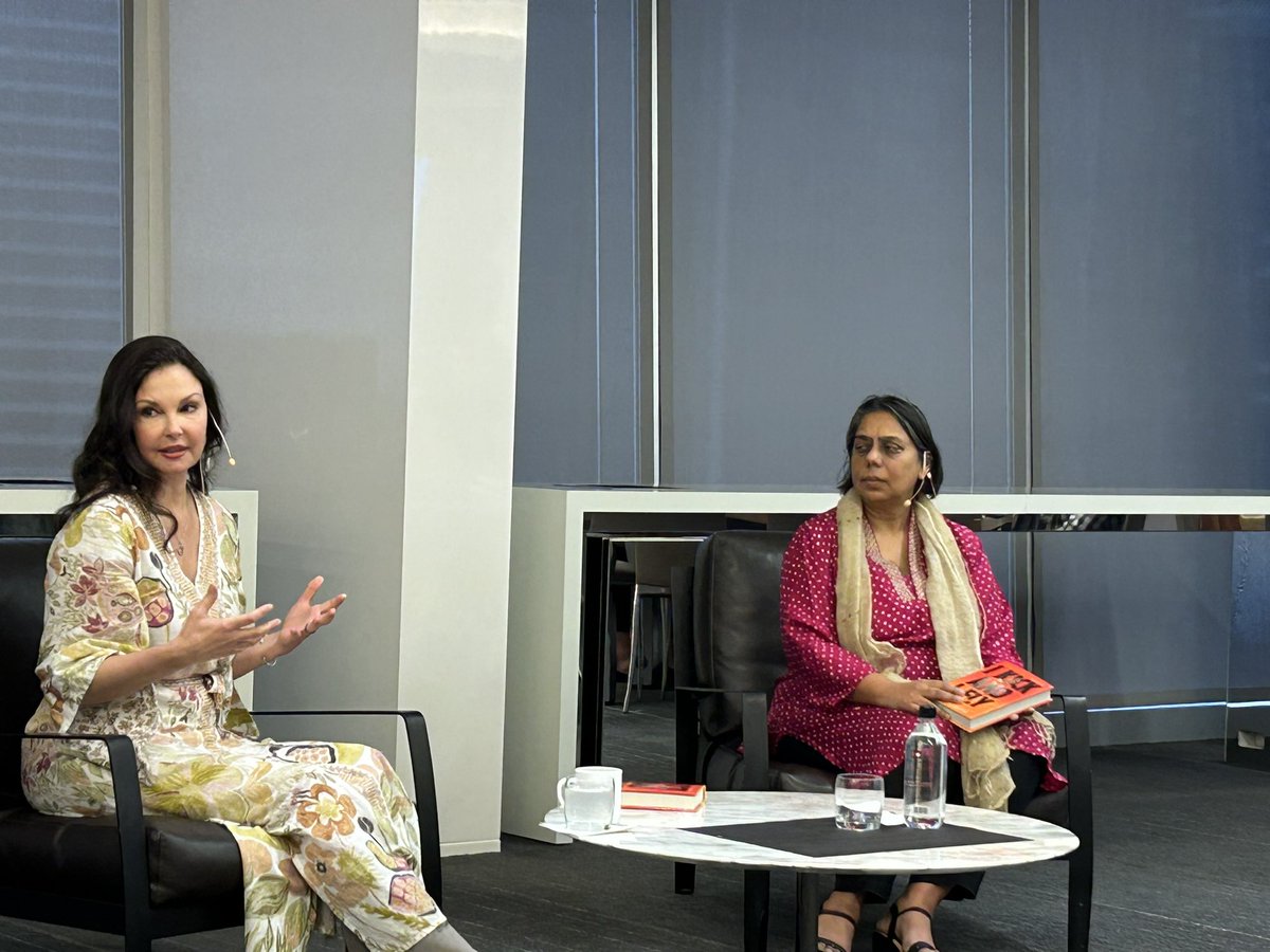 This afternoon in NYC @AshleyJudd and @Ruchiragupta talking about sex trafficking in India and Ruchira’s new book #IKickAndIFly.