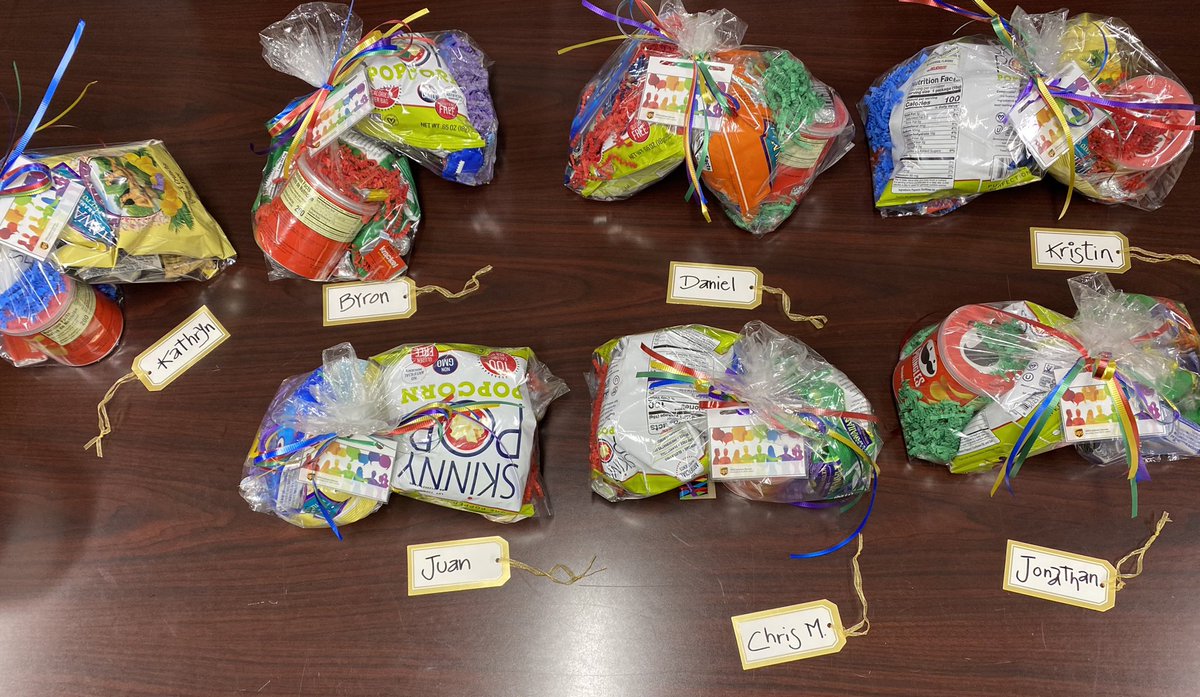 UPS Culture Survey!
We would like to let you know what we think makes UPS a great place to work and offer suggestions on how to make it better! #upsculturesurvey @volzfam <a href="/jpaloupsair/">John Palo</a> @G_Smith17 <a href="/Shelby2017goair/">Shelby Jackson-Fox</a>