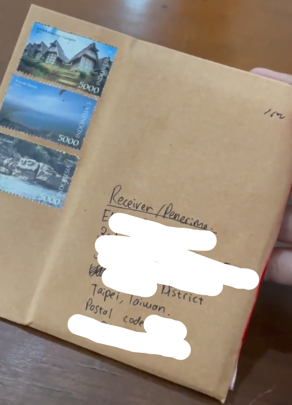 wwwide_cart's tweet photo. It's been more than 2 months since @ch0soism supposedly sent me the card I traded with them :)

We both shipped our packages by Feb 20, and w/ Taiwan's efficient postal service, I still haven't received theirs.

Pls be wary when trading with them.

wtt wts seventeen ina https://t.co/DK1LzEHOx8