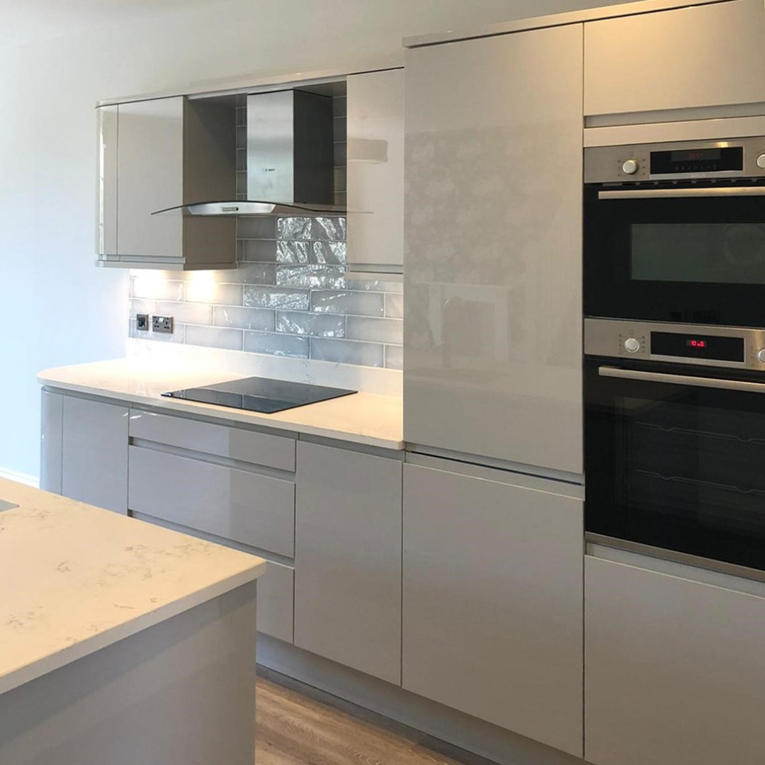 AvantiKB's tweet image. Another trendy J-pull kitchen installed by Avanti.
FREE design appointment: avantikb.co.uk
SALE NOW ON +
Buy now - PAY NEXT YEAR*

#kitchen #modernkitchen
#glosskitchen #contemporarykitchen
#jpullkitchen
#caple #neff #bosch

*Conditions apply… avantikb.co.uk/finance/