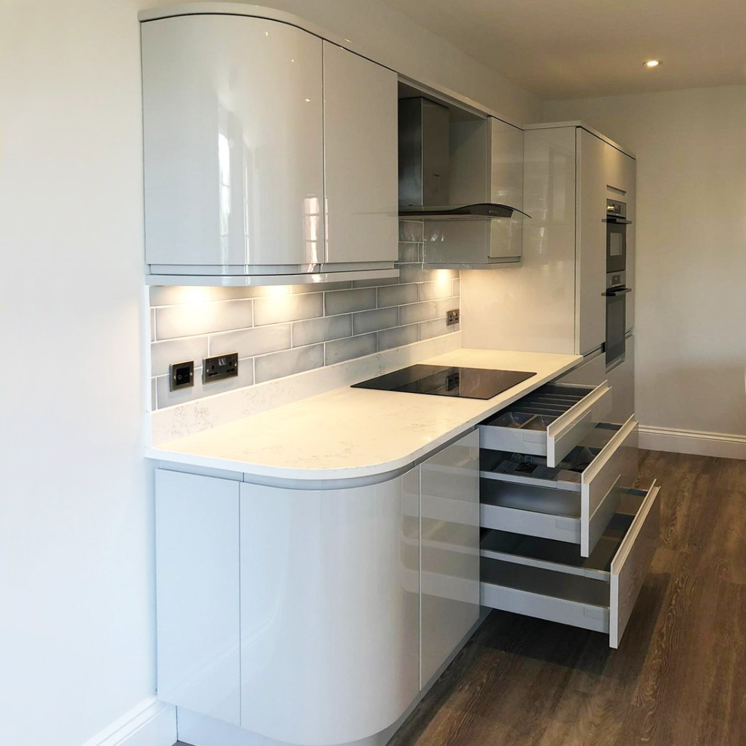 AvantiKB's tweet image. Another trendy J-pull kitchen installed by Avanti.
FREE design appointment: avantikb.co.uk
SALE NOW ON +
Buy now - PAY NEXT YEAR*

#kitchen #modernkitchen
#glosskitchen #contemporarykitchen
#jpullkitchen
#caple #neff #bosch

*Conditions apply… avantikb.co.uk/finance/