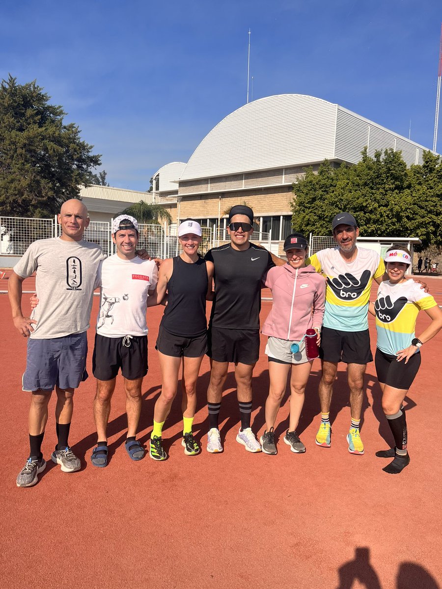 Postales de una sesión ☠️(16x 400s) para ir retomando ritmos y de cara a una temporada larga #trackandfield 🔜Boston2024