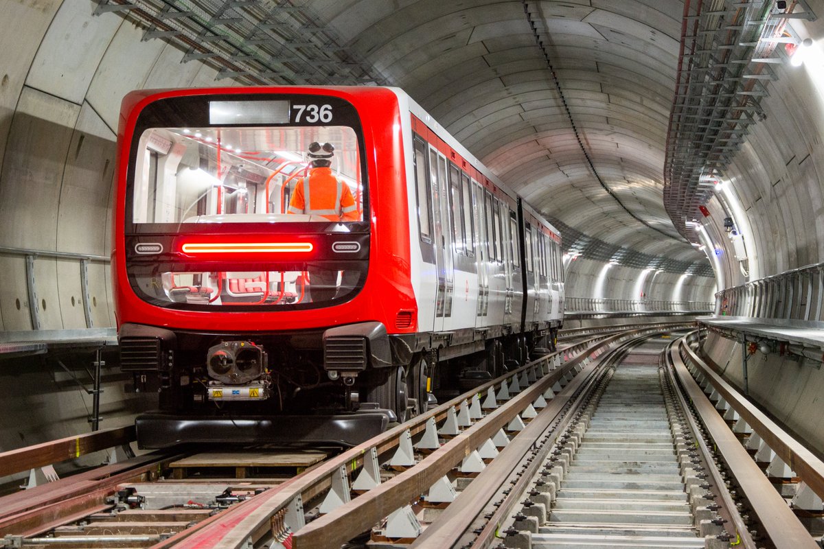 SYTRALmobilites's tweet image. Ce 2 mai, le métro @TCL_SYTRAL a 45 ans. Pour fêter ça, on a une annonce à faire …  Une rame a circulé sur le prolongement de la ligne B ! 🤩

🚇 Les essais en pilotage automatique ont démarré avec succès ✅

On vous raconte en images ⤵