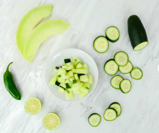 We are grateful for @BrighterBites!
🥒Today's recipe is Cool as a Cucumber & Melon🍈 Salad! Students are already excited to give it a try!
¡Estamos agradecidos por @BrighterBites!
🥒¡La ​​receta de hoy es una ensalada fresca con pepino y melón🍈!
brighterbites.org/recipe/cool-as…