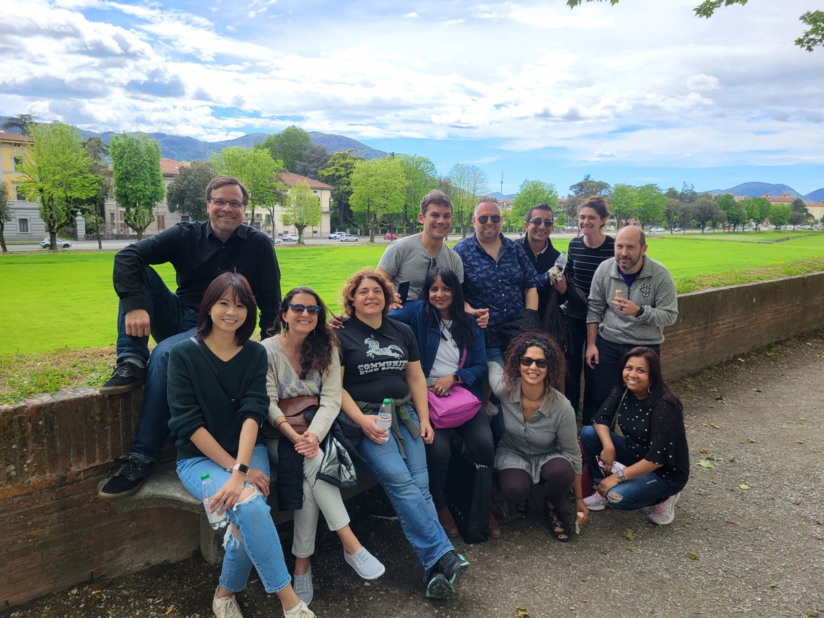 Super fun time hanging out with #PDAC research luminaries in Lucca, IT for the #GRCPancreas meeting. @Cosimo_Commisso @Pasca_Lab @YPGlab @rushika_perera @CJHPhD @ChasingCures @chiolaboratory @RobertoZoncu and Mallika Singh