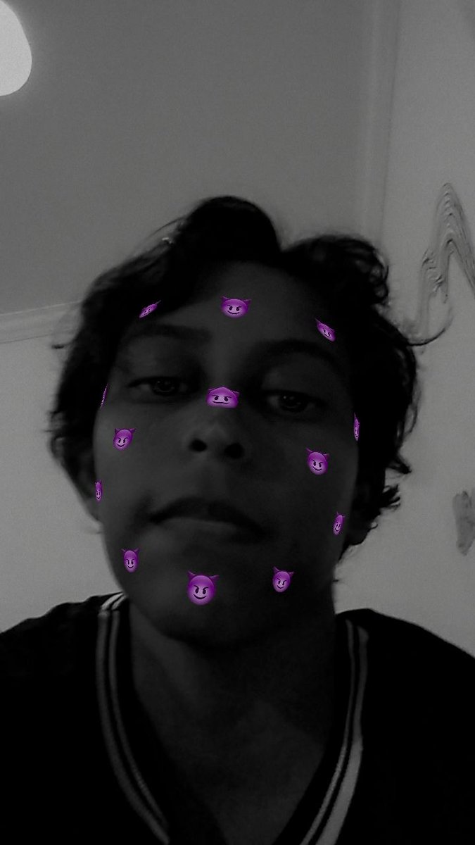 Doingartbeindum's tweet image. Silly dude looking down :3 
#dogitalart #selfpotrait #DigitalArtist #furryart #fursona #furryoc #furrysona #sona #originalcharacters