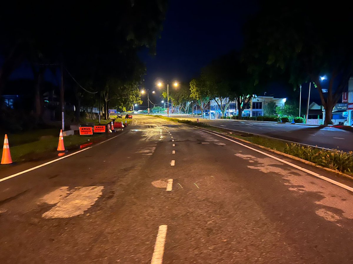 Laluan M144 Jalan Bukit Katil kini dibuka semula sepenuhnya utk pengguna.

Terima kasih kpd semua pihak yg terlibat termasuk pengguna jalanraya diatas kerjasama dlm memastikan keselamatan &amp; kelancaran laluan trafik yg terlibat. 

#jkrmelaka
#JasaKepadaRakyat 
#MelakaRESPONSIVE