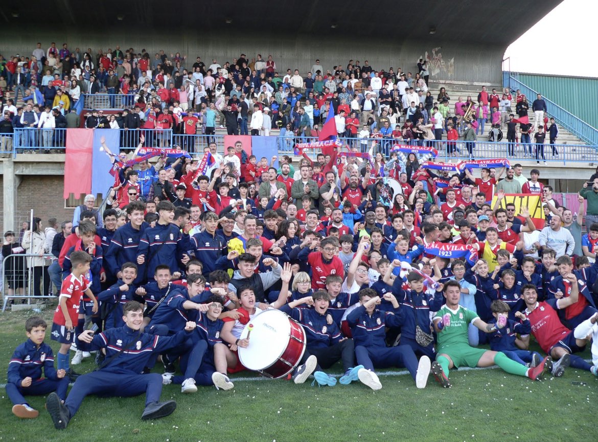 sitocruz's tweet photo. Encarnados muchas GRACIAS por lo vivido el domingo,ha sido auténtica pasada pero NO hemos hecho nada, nos toca ir a Salamanca, tocará sufrir, tocará apretar los dientes, nos espera un duro partido y si os tenemos lejos será más difícil.OS necesitamos más que nunca. Os esperamos❤️ https://t.co/zwayc1Bla0