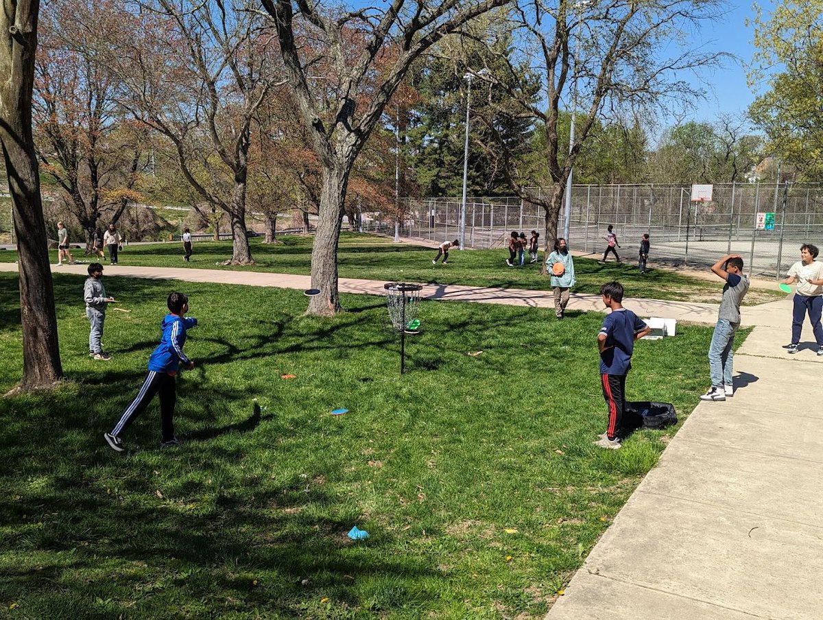 ArbutusHealthPE's tweet photo. Thank you @mvpdiscsports for your donation of Disc Golf equipment. AMS students loved learning about disc golf and playing on the handmade course here at AMS. Who knows maybe these students will be the next world champs! https://t.co/9BbBbLaOpf