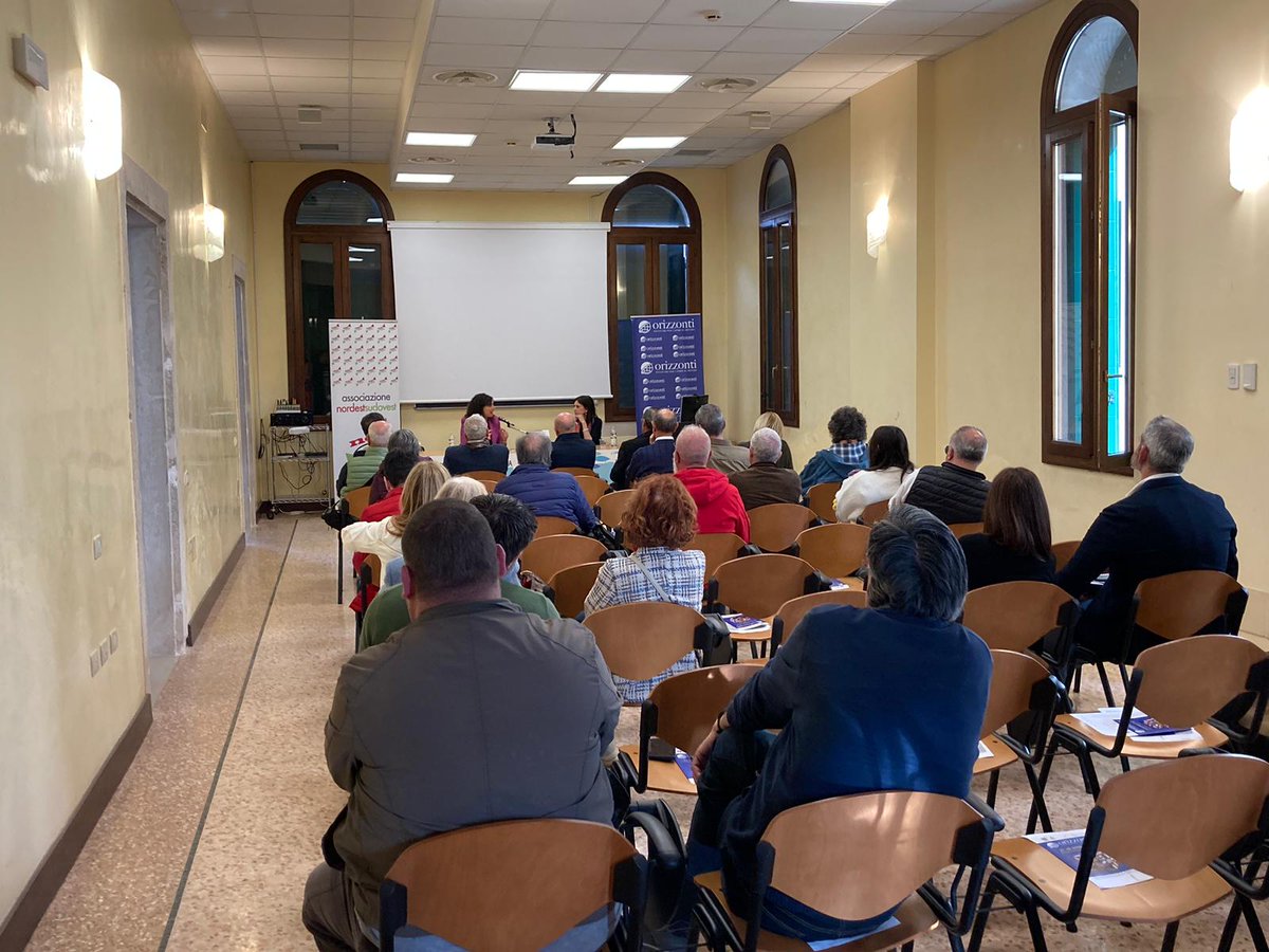 Grazie agli organizzatori e a tutti i partecipanti per aver permesso un dibattito così vivace sul mio ultimo 📷libro  a Chioggia.
📷Vi anticipo che la prossima presentazione si terrà Giovedì 4 maggio a Milano, presso  📷l'Università Cattolica del Sacro Cuore, Aula SA.224 Manzi