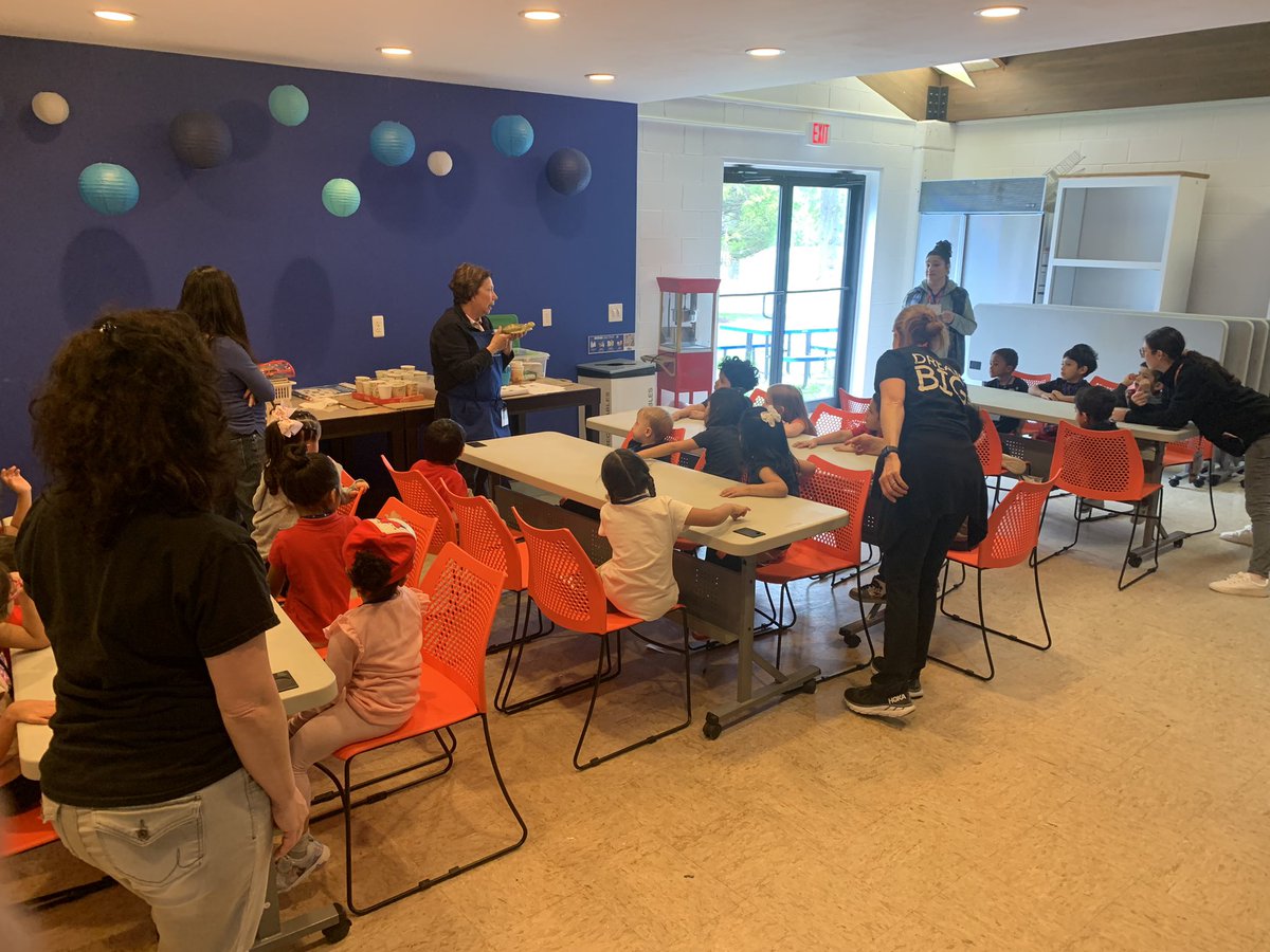 MrsAshleyPreK's tweet photo. 🐢 Thank you @MonmouthMuseum for hosting our students today. We ALL had a blast exploring the pirate ship and learning about turtles! 🐢 @RedBankPreK @DreamBigRB #MMKids #RBBisBIA https://t.co/cKMcaKh76y