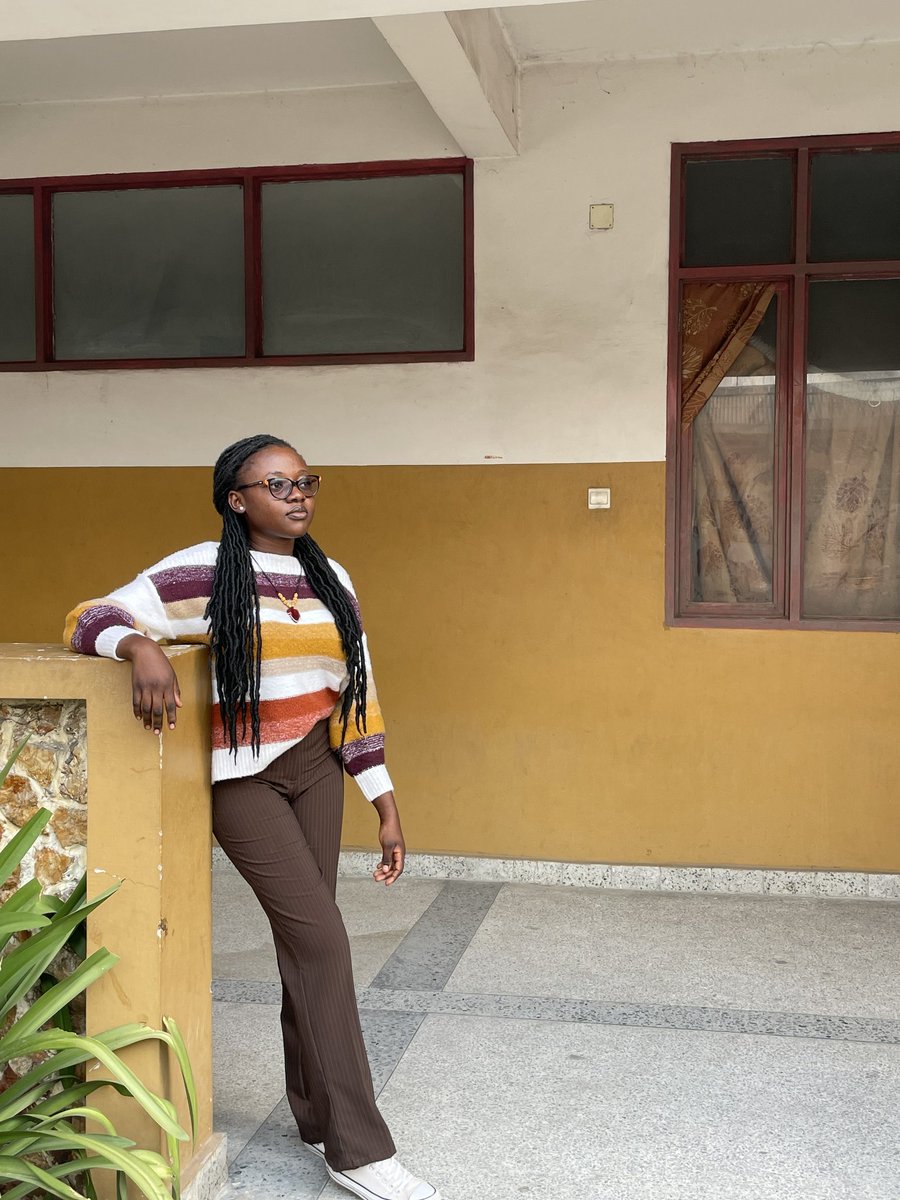 JaelleMushaba's tweet photo. Être étudiant.e en 2023,c'est  accéder aux cours des plus grandes universités dans le monde en un clic.Seulement, plus le #numérique facilite l'apprentissage, moins les étudiants fournissent d'effort pour apprendre. #internet nous rend-il un mauvais service ? https://t.co/TMdaxTr8PP