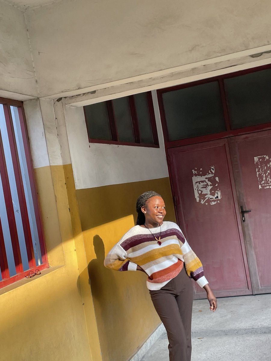 JaelleMushaba's tweet photo. Être étudiant.e en 2023,c'est  accéder aux cours des plus grandes universités dans le monde en un clic.Seulement, plus le #numérique facilite l'apprentissage, moins les étudiants fournissent d'effort pour apprendre. #internet nous rend-il un mauvais service ? https://t.co/TMdaxTr8PP
