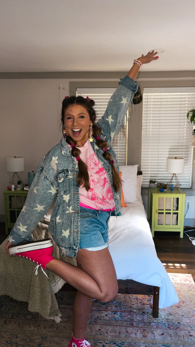 riley ⸆⸉ tweet media