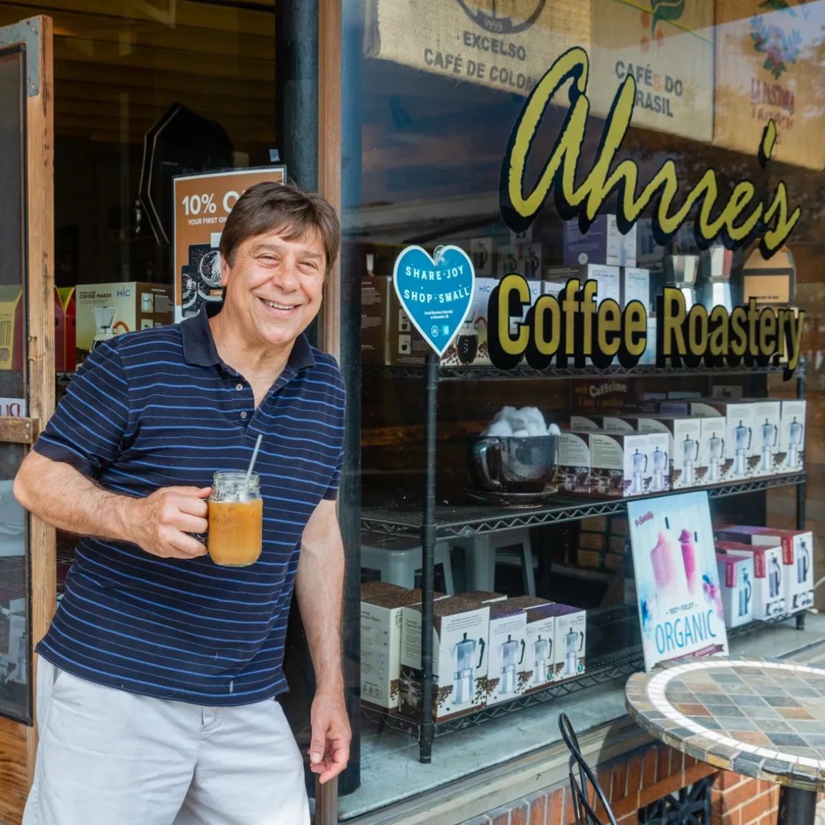 Come and visit Ahrre's Coffee Roastery! You can find a wide variety of flavorful coffees from around the world right here. Our cozy atmosphere and down home vibe are sure to make you feel welcome.