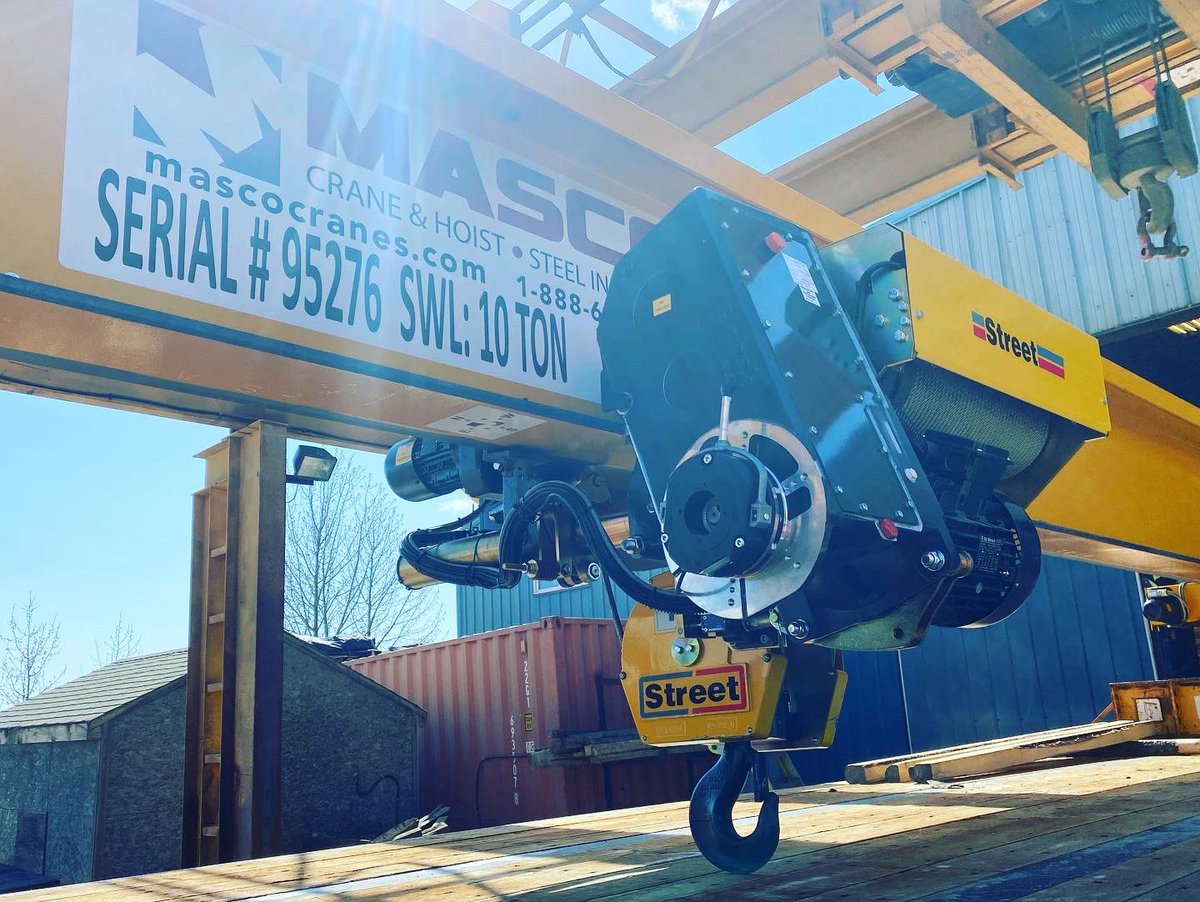 MascoCrane's tweet photo. A busy shipping day here at Masco! Leaving to our customers today was a 14’x33’ Skid and a 43’ Span 10 Ton TRSG Crane! #bridgecranes #streethoists #yegmanufacturing #welding #structuralsteel https://t.co/BsBa5W07Ec