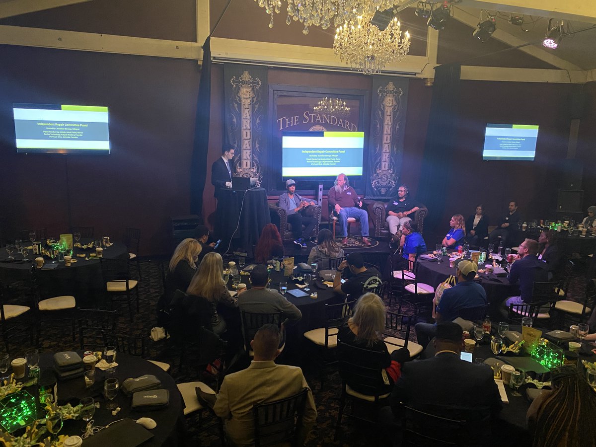 RepairRoundup's tweet photo. Jonathan Strange did a great job leading the Independent Repair Committee (IRC) panel at  the Wireless Repair Roundup Nashville last week! Panel members Mikel A. Fields, Chris Johncke, and Aaliyah W. discussed the repair industry, general issues shops face, and working together. https://t.co/GTVl8TBRTl