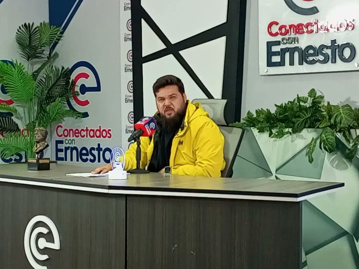 polimonagas2's tweet photo. #2Mar Desde Brisas del Aeropuerto, pquia Las Cocuizas de Maturín, nuestro Gob @ErnestoLunaPsuv transmitió su programa multiplataforma nro 30 "Conectados con Ernesto".
@GobMonagas_ https://t.co/xwCJKQZSBY