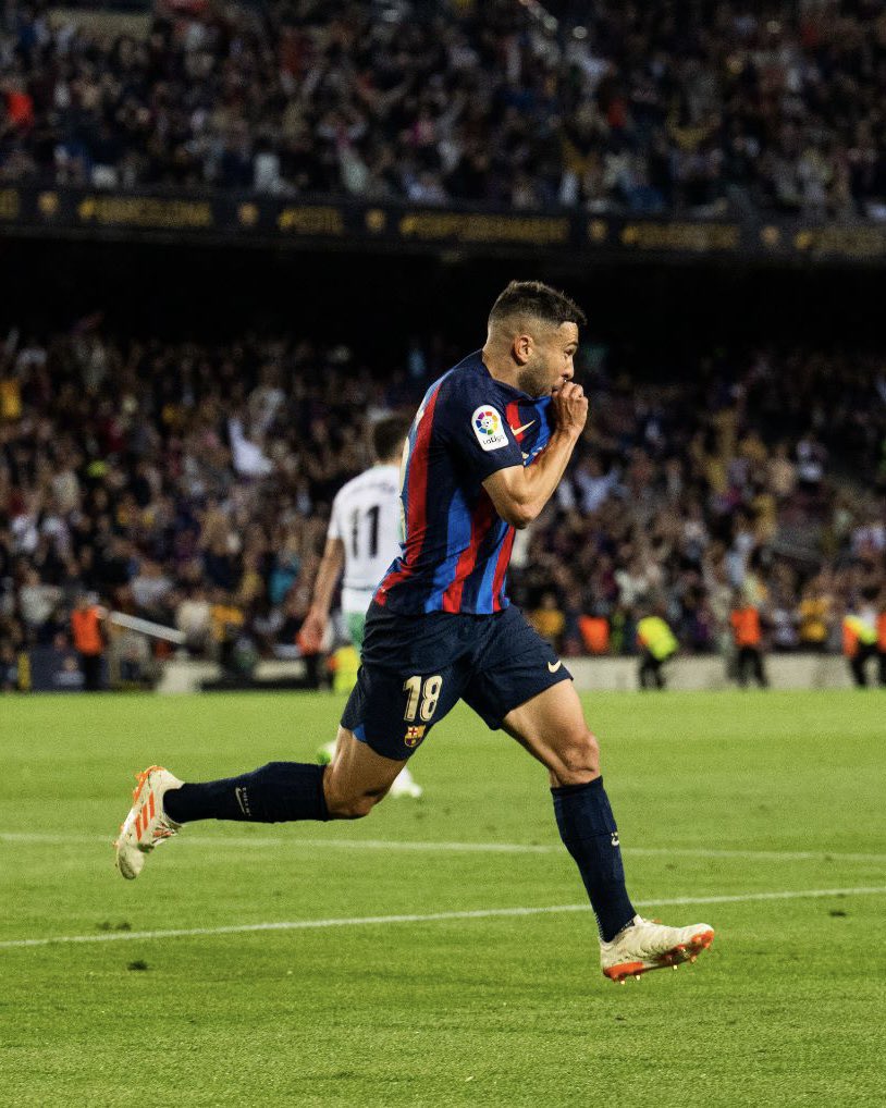 JordiAlba's tweet photo. Vamosss!! Cada vez estamos más cerca… FORÇA BARÇA!!! 💪🏻💙❤️ https://t.co/TVJAz1mAa7