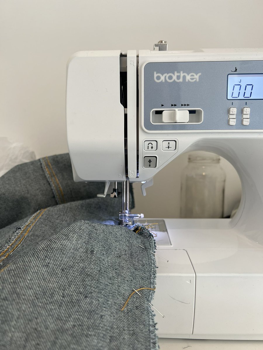 hi tweeter i’m making pants 😁