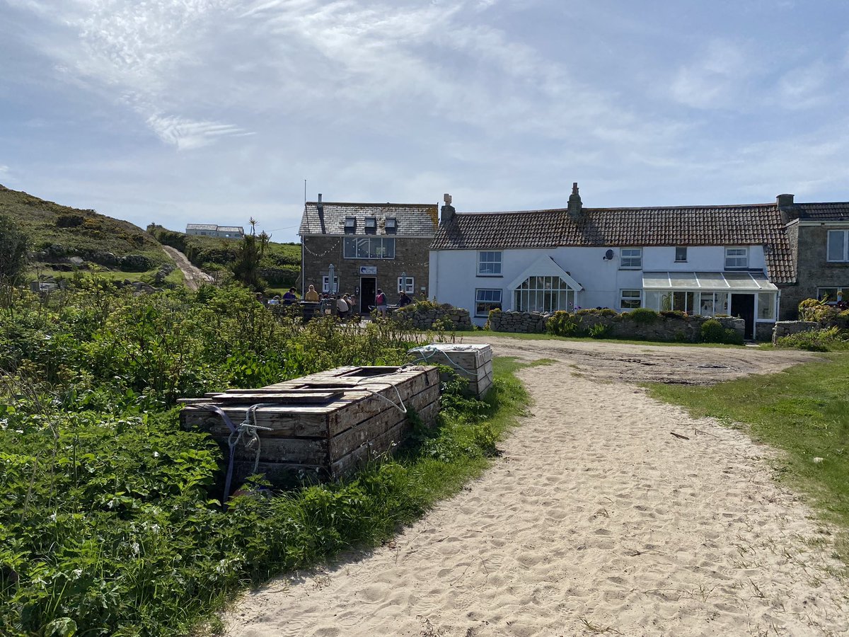 CornishSpliced's tweet photo. It was a hard job, but somebody had to do it... And that someone was very excited to do it!!!

We're on the Isles of Scilly visiting our #Spliceketeers and beach 🏝️ hugging 🤗.

First port of call was Bryher to say hi to our friends at Fraggle Rock 
#IsleOfScilly #Bryher https://t.co/9sSocpRDaK