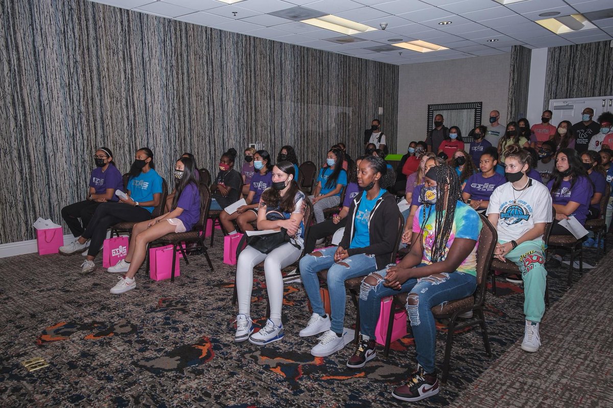 gemsinthegym's tweet photo. Class is always in session on and off the court at Fresh Faces!

Link To Support: https://t.co/yGJxt35xIO

SUPPORT WITH A RETWEET
#itsdifferent #gemsinthegym #StayFresh #SheFresh #mylesaheadofcancer https://t.co/IFXVBPLg67