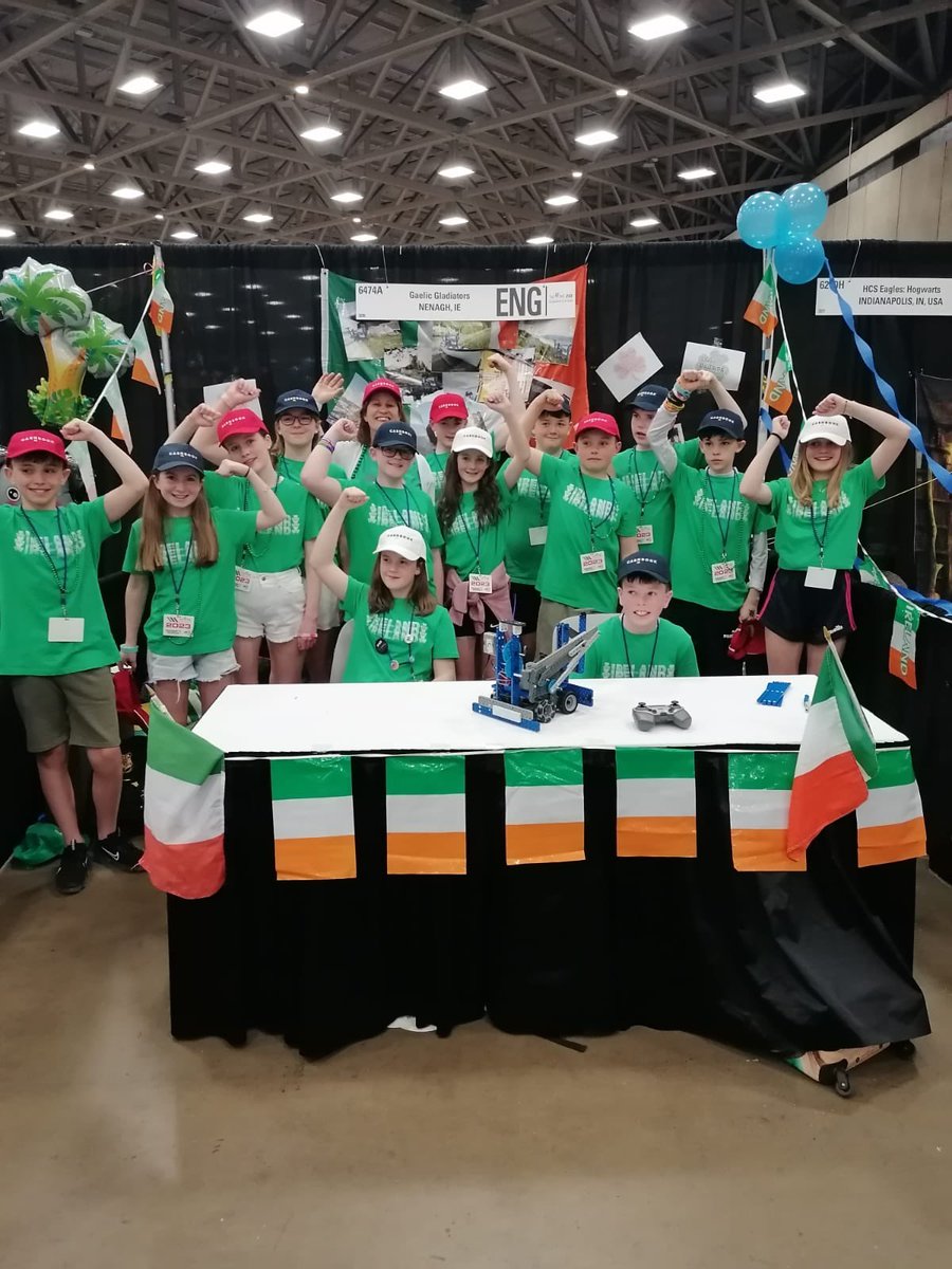 Ag luascadh bród agus brat na hÉireann i nDallas ag Comórtaisí Domhanda Vex. Éacht oibre a bheith tagtha anseo. Míle buíochas don tacaíocht iontach a fuaireamar chun cuidiu linn <a href="/GaelscoilAU/">GaelscoilAU</a> <a href="/CashbookLtd/">Cashbook Software</a> <a href="/explore_eng/">Explore Engineering</a> #WeAreTUS <a href="/NenaghGuardian/">NenaghGuardian</a> <a href="/TippFM/">Tipp FM</a>