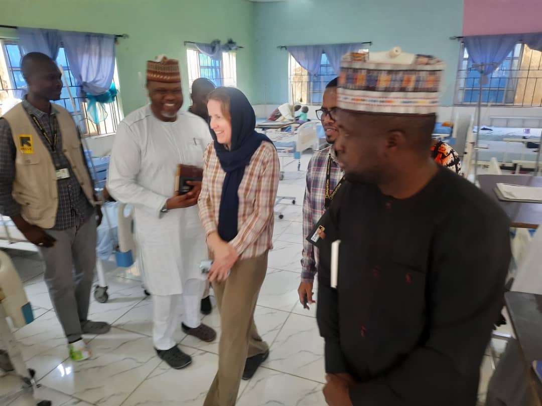 BabaTOjay's tweet photo. @RESCUEorg  Visiting IRC VP and Head of Programs, Elinor Raikes visits Mashamari, the IRC SC  provides care to children with severe/moderate acute malnutrition since 2017 to date with a recovery rate of 97%. The center integrates Child and Women protection. #NIGERIA https://t.co/5m4xdODjSQ