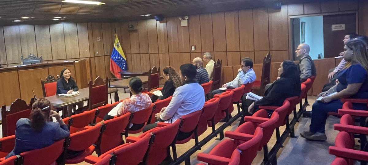 BarbaraCesarS's tweet photo. Con el aval de la Pdta. del TSJ Mag. Gladys Gutiérrez, en @cetydip efectuamos una reunión de trabajo con Abogados/as representantes de cada Magistrado/a del TSJ, con la finalidad que generemos aportes para la creación de una Resolución Única Telemática para todas las materias. https://t.co/iGpSLaUtXo
