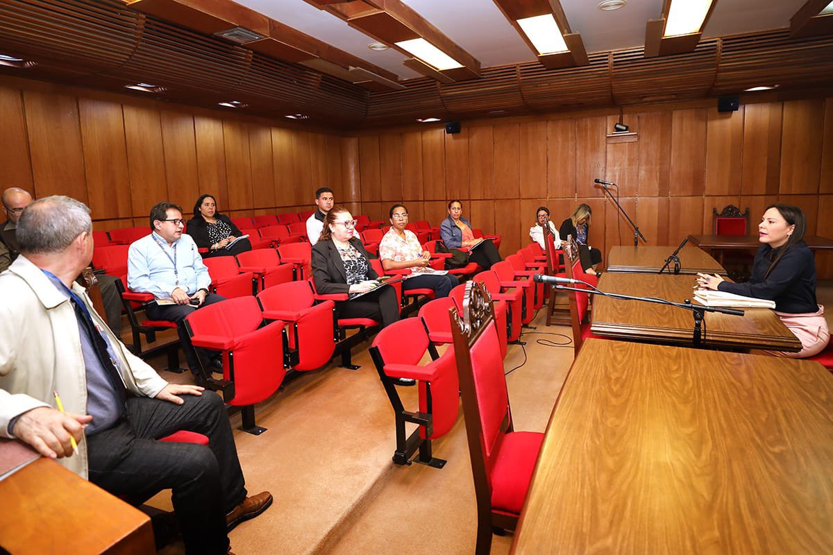BarbaraCesarS's tweet photo. Con el aval de la Pdta. del TSJ Mag. Gladys Gutiérrez, en @cetydip efectuamos una reunión de trabajo con Abogados/as representantes de cada Magistrado/a del TSJ, con la finalidad que generemos aportes para la creación de una Resolución Única Telemática para todas las materias. https://t.co/iGpSLaUtXo