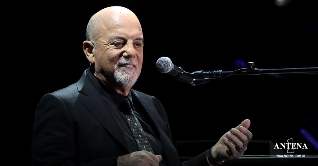 Antena_1's tweet photo. Após 40 anos, Billy Joel surpreende os fãs e apresenta 'Los Angelenos' ao vivo pela primeira vez! A música, lançada em 1974, faz parte do álbum 'Streetlife Serenade'. 

Saiba mais: https://t.co/5I8gxWYVWJ

#BillyJoel #LosAngelenos #StreetlifeSerenade https://t.co/ZeeKMQN1AO