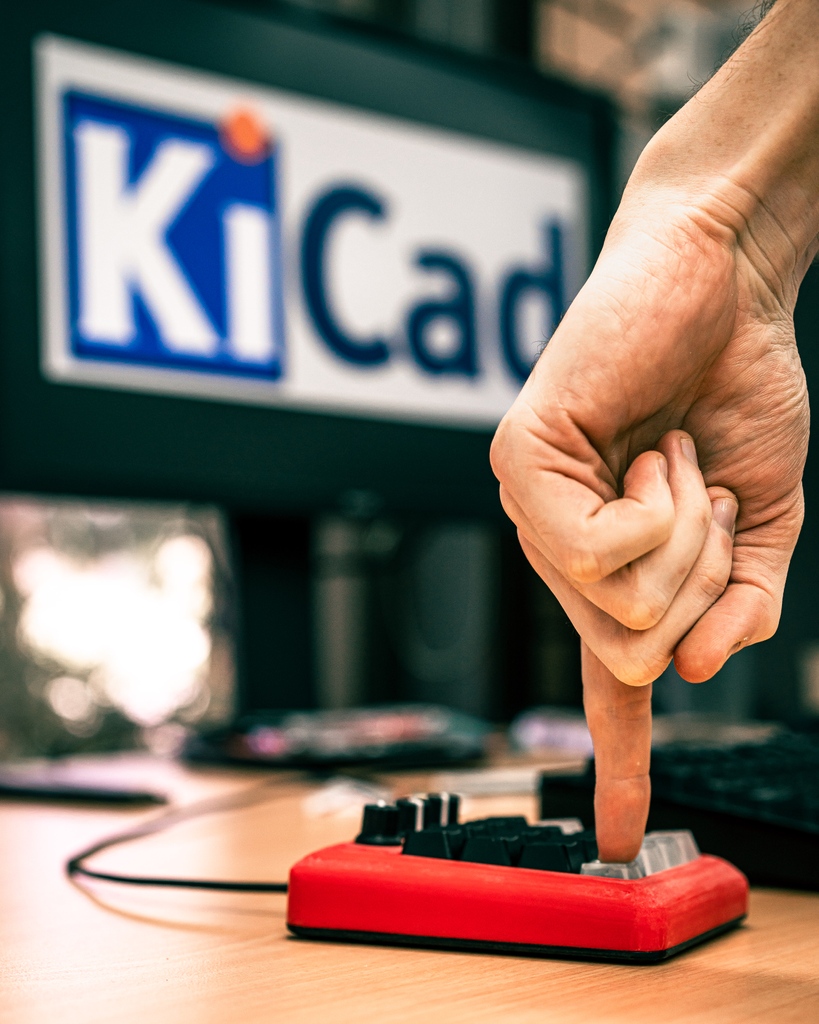 CoreElecAU's tweet photo. Satisfying #clickclacks 🤤 We designed a custom #macrokeypad, for #KiCad, but you can use it for whatever you want. Packing a #Teensy, #customPCB, rotary encoders and Cherry MX Blue switches, all inside a #3Dprinted enclosure. Build one for yourself here https://t.co/6iHa7oZltK https://t.co/OXxpRQtQOv