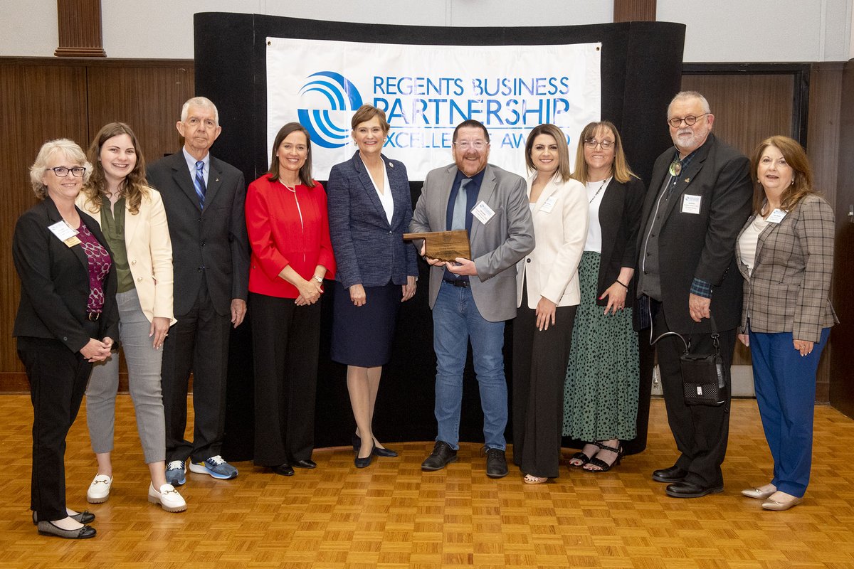 redlandscougars's tweet photo. The successful partnership between @ColemanTelevis1 and Redlands was recently recognized with the 2023 Oklahoma Regents Business Partnership Excellence Award.
👇
https://t.co/5bBgICoEzB
#RedlandsCC #CommunityCollege #Microcredentialing #FilmIndustry #OkHigherEdWorks https://t.co/WymsN5CSar