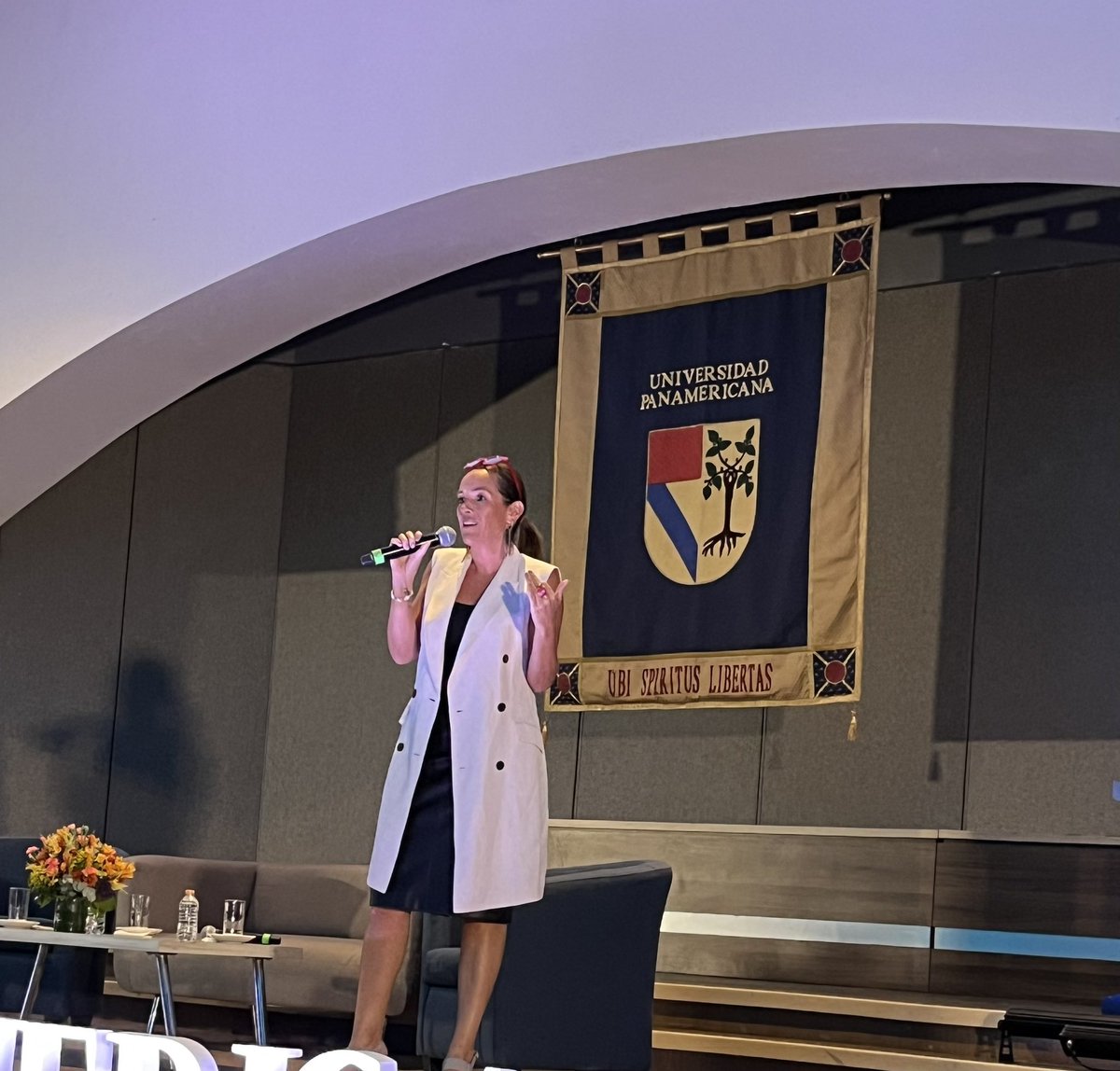 MediaLab_UP's tweet image. @PaulinaGreenham 
“La primera clave para cambiar es estar al pendiente de nuestros pensamientos” 
#MediaLabSummi2023