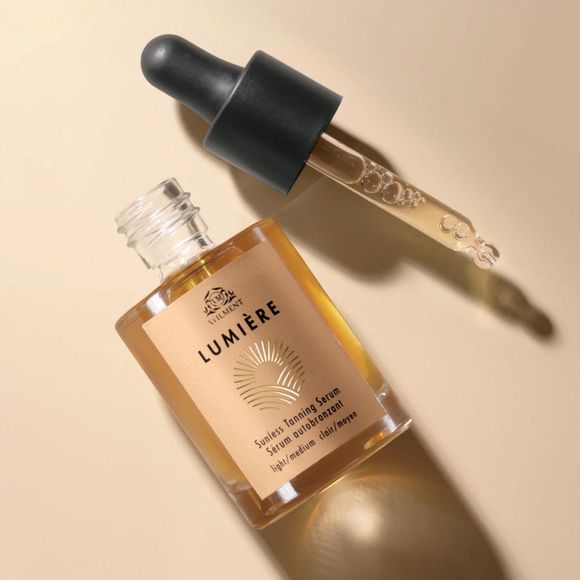 pamsavonshop's tweet photo. Get a customized sun-kissed tan anywhere, even at home, with Veilment Lumiere Sunless Tanning System. Mix & blend into your daily body moisturizer for a customized, natural glow. #SunlessGlow #SunKissed #TanningSerum #AvonRep #pamsavonshop @avoninsider https://t.co/9OdV0IuBEv https://t.co/6y80BW14WU