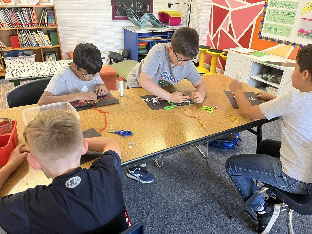 getreadytoARTY's tweet photo. Fourth grade working on their yarn designs inspired by Inca symbols 🧶 https://t.co/LCjZgtRAuG