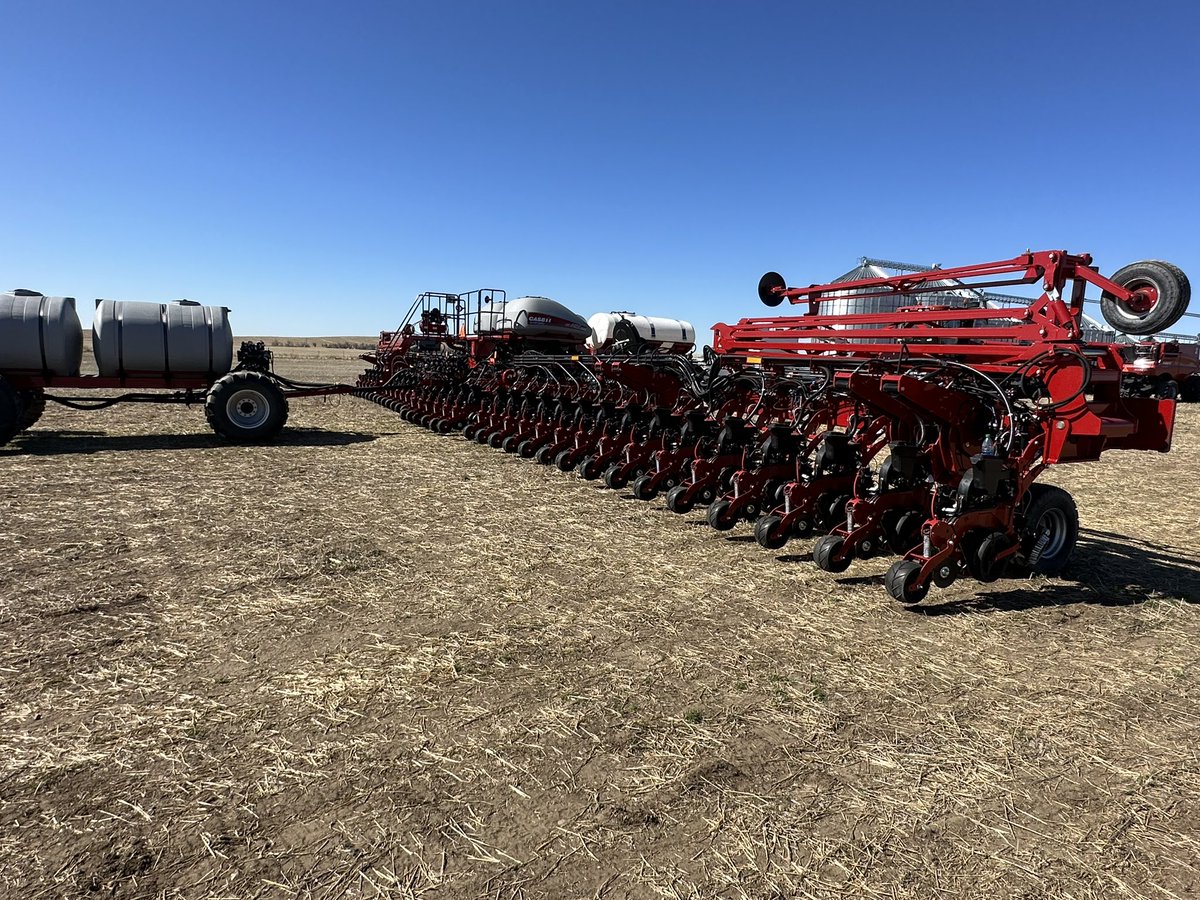 travismesser81's tweet photo. New @Case_IH 2160 36 Row 30” planter startup in Montana today! Adding an @PrecisionPlant Gen 3 system and #vApplyHD system with #Conceal I guess everything is bigger in #Montana #plant23 @PlainsGrain https://t.co/XjVDHc1nzE