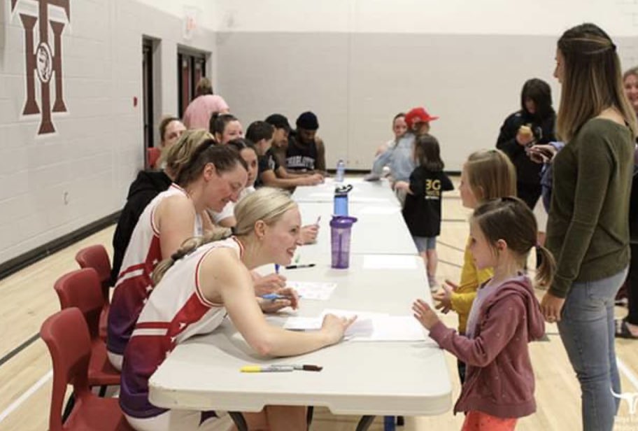 Over the weekend <a href="/MonctonMystics/">Moncton Mystics</a> hosted a pre-season game vs. <a href="/freezemwba/">Fredericton Freeze</a>, and although they came up short on the score board, they won big with their post-game community engagement.

Also noting the collab with @MonctonMotion of the <a href="/ecbl_ca/">Eastern Canadian Basketball League</a>! Motion sit 2nd in ECBL standings!