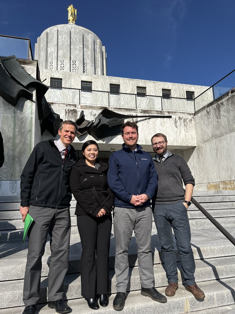 PSVIMResidency's tweet photo. Making change happen, one ACP Advocacy Day at a time. #ACP #advocacyinmedicine #oregonacp https://t.co/m1LdIKc8tK