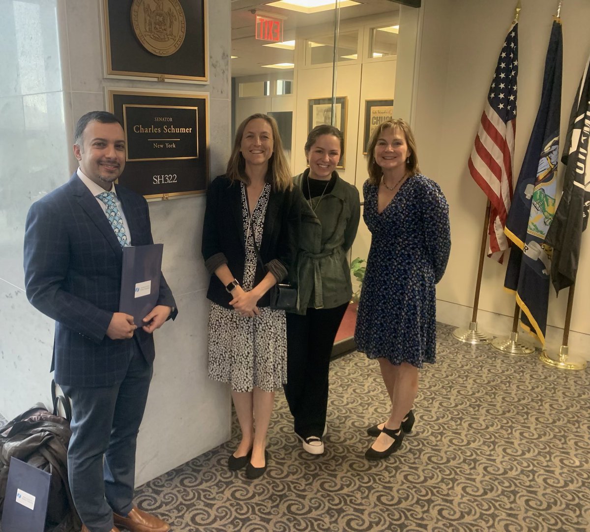 IsaAshoor1's tweet photo. Thank you to the office of senate majority leader @chuckschumer for meeting with us today to discuss the living donor protection act and expanding access to immunosuppressive drugs for children #advocacy #JELFing @ASPNeph @AdvocacyAspn @KimReidy2 https://t.co/IVK9kNjPNz