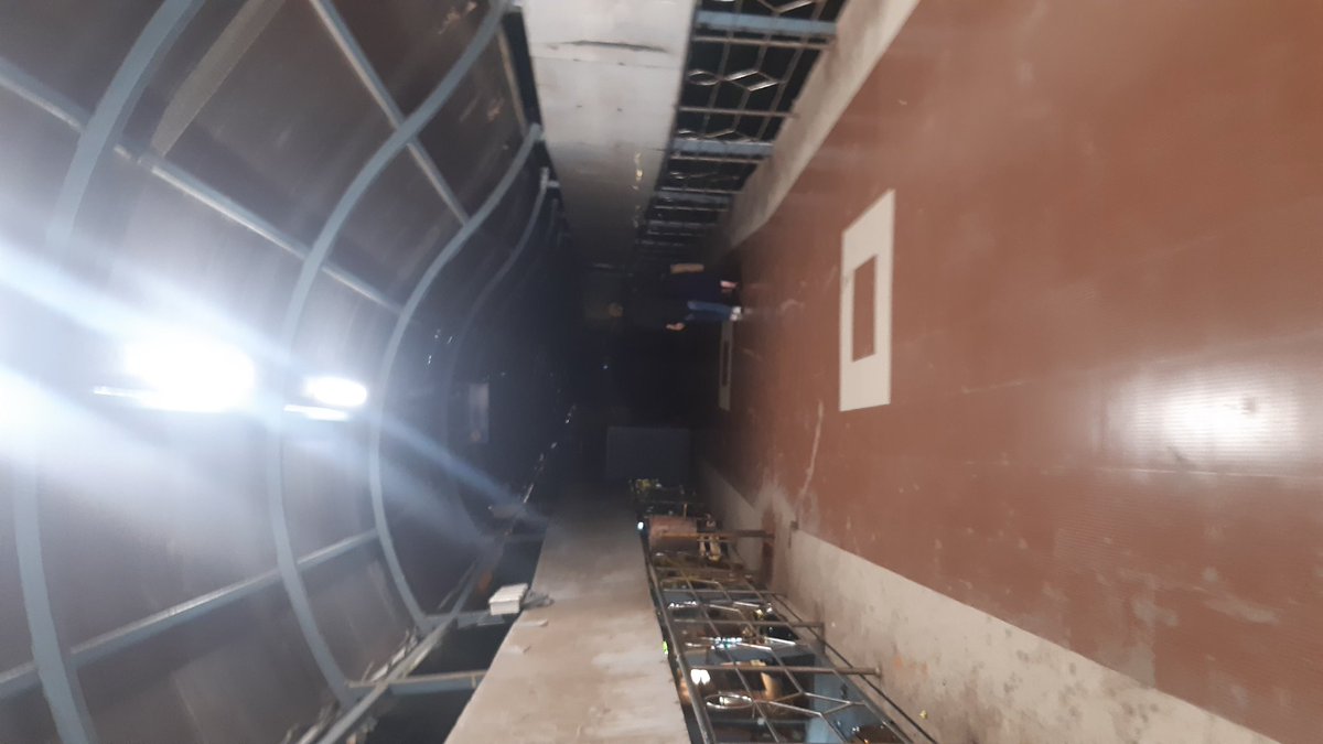 nicks25's tweet photo. @mybmcWardN @mybmc @bjpmumbai ghatkopr east skywalk. No light since many days.This can be risky &amp; dangerous for citizens.This skywalk is struggling with lights since long time.Request to fix it permanently as this is widely used by public as its connectd to railway @MumbaiPolice https://t.co/moHebGVAmV