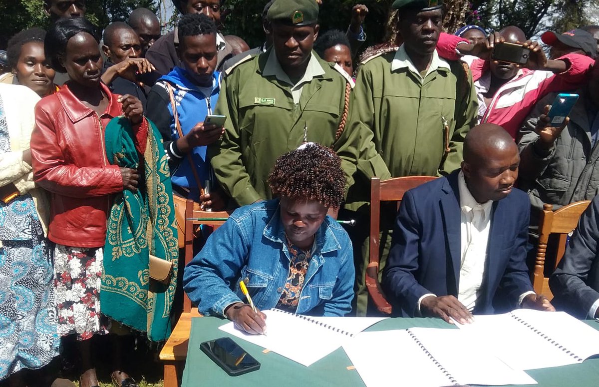 KeForestService's tweet photo. The Kiptogot Forest Participatory Forest Management Plan (PFMP) was launched  in a ceremony presided over by Deputy CCF Mr. Peter Nduati. The Forest Management Agreement (FMA) was also signed conferring rights to the community to benefit from mutually negotiated activities. https://t.co/PWdJoxWdYn