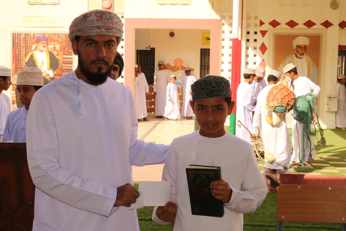 EduGovSsq5240's tweet photo. تكريم الطلبة الفائزين في مسابقة الصوت الحسن https://t.co/8AzHZy4pfN