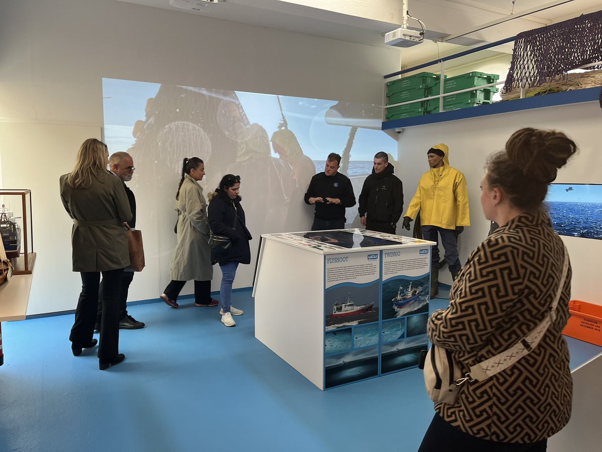 UrkPromotie's tweet photo. Vandaag in samenwerking met @Museumopurk vertegenwoordigers van destination management companies kennis laten maken met Urk. Een Ginkiestocht en bezoek aan de nieuwe visserij experience mochten natuurlijk niet ontbreken! https://t.co/PSeMaK0dOz