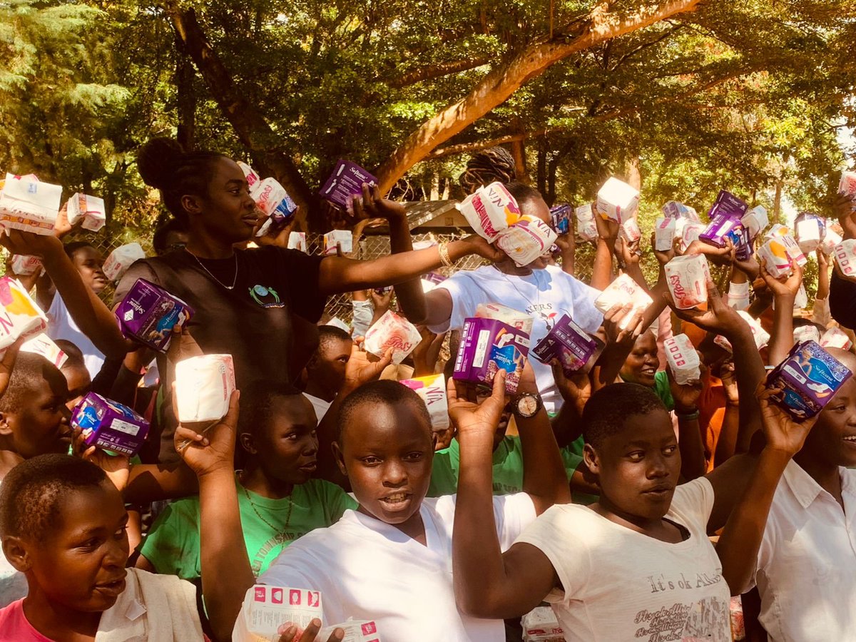 raweraratego's tweet photo. Today in partnership with @Dr Idda Odinga foundation and @she makers, we had a mentorship session at Sega Township Secondary where the girls were taken through teenage pregnancy and GBV. 
#istandwithher https://t.co/6bXCcfOQEL