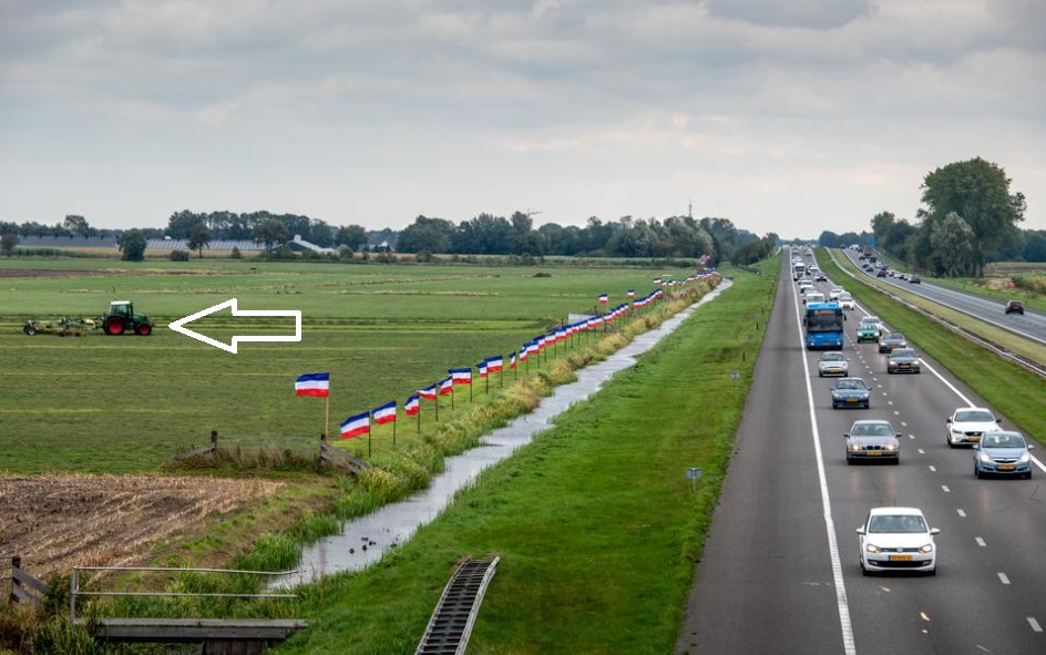 lustjagers's tweet photo. "Wat gaat het toch slecht met de weidevogels."
De "gehaktweken" zijn weer begonnen. Boeren staan garant voor dierenleed maar uiteraard ligt het natuurlijk altijd aan de vos en andere predatoren. #stopdierenleed ๐คฎ๐คฎ๐คฎ https://t.co/b20tLIskHT