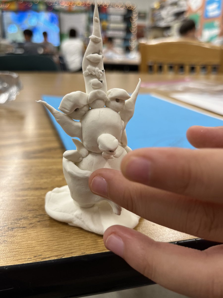 PamThompsonArt's tweet photo. A 4th grader Learning the Artistic Process, Plan/Sketch/Research/Practice/Final project/Reflection… excited to see how his plan works with clay next week! ⁦@RosemontForest⁩ #ROFO Bears Create Awesomeness! https://t.co/AnrGEX3roS